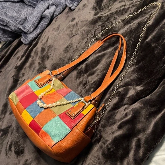 FINALPRIZEš„Fossil Colorful Patchwork Leather Shoulder Bag has chain with pearls - Picture 14 of 15
